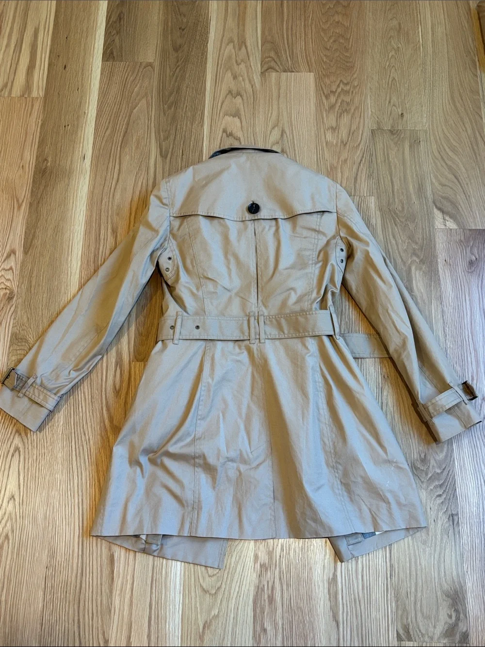 Burberry Tan Double-Breasted Trench Coat with Detachable Hood - Picture 10 of 13
